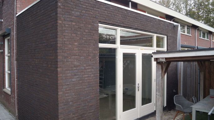 Aanbouw in stappen